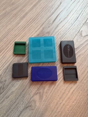 Nintendo DS and 3DS Game Cartridge Case Bundle Blue Black and Green